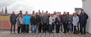 Der neue Betriebsgruppenvorstand mit Ersatzmitglieder auf dem Dach des Gewerkschaftshauses in Dresden 